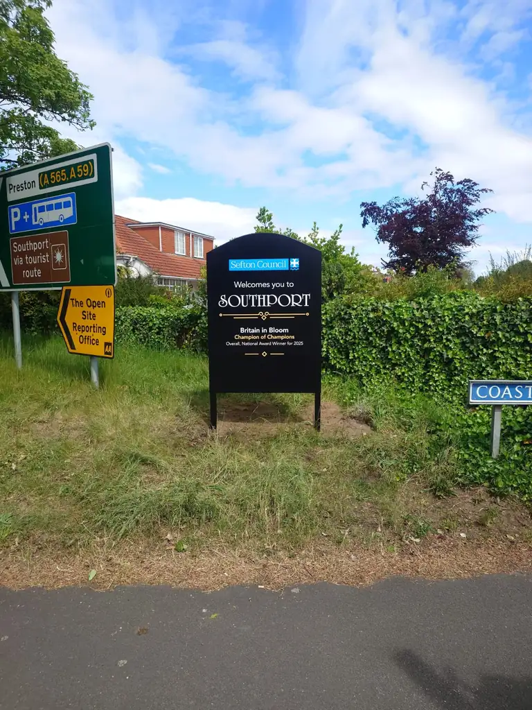 Southport Welcomes Visitors With Bloom Champion Signs