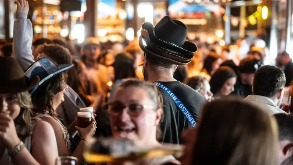 Free unofficial Luke Combs parties in Edinburgh, 24–25 July