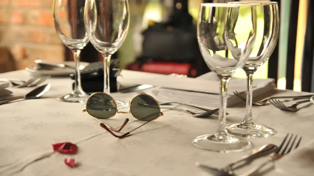 Derry’s Dine in the Dark sets a £50 blindfold challenge