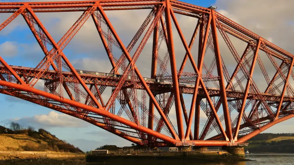Edinburgh police seek victim after South Bridge assaults