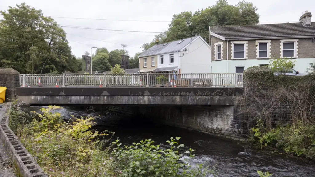 Blackmill drivers face months of disruption as bridge closes